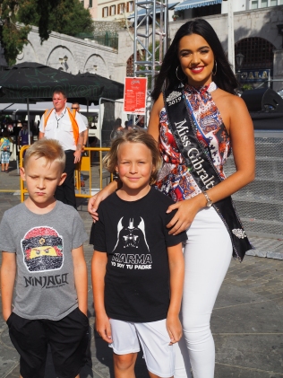 Pojat ja Miss Gibraltar